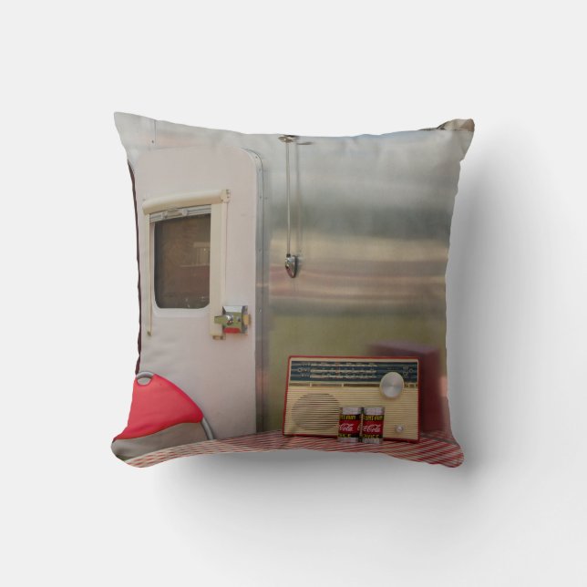 Retro Caravan American Mojo Pillow/CushionA Kudde (Framsida)
