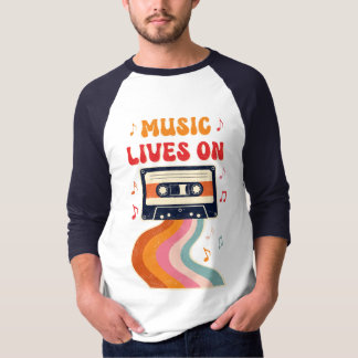 Retro Cassette-bandsändning - Musik lever på Vinta T Shirt