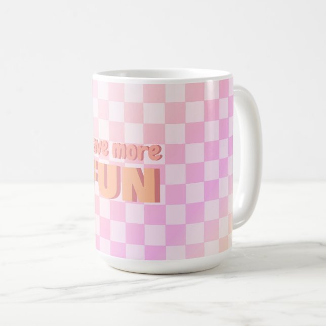 Retro Checkerboard Peach Fuzz Rosa Gradient Kaffemugg (Framsida höger)