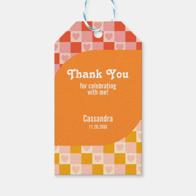Retro Checkered Heart Bauhaus Red Orange Birthday Presentetikett (Framsidan)