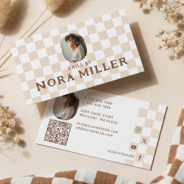 Retro Checkered Pattern Nail Beauty Artist Photo Visitkort (Retro Checkered Pattern Nail Beauty Artist Photo Business Card)