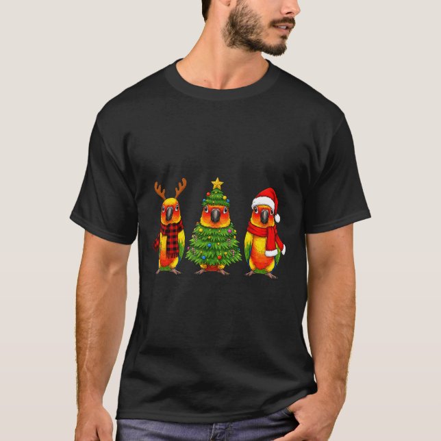 Retro Christmas Sun Conure Parrot Santa Reindeer  T Shirt (Framsida)