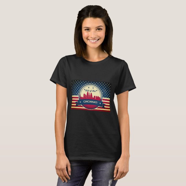 Retro Cincinnati Ohio Skyline T-shirt (Hel framsida)