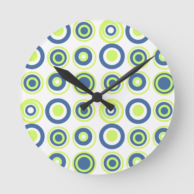 Retro Circles Lime Pea Grönt Teal on White Rund Klocka (Framsida)