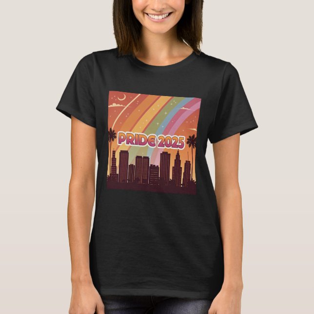 Retro City Skyline Pride 2025 Rainbow Women's T Shirt (Framsida)