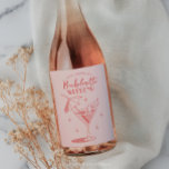 Retro Cocktail Bachelorette Helg Itinerary Vinflaska Etikett<br><div class="desc">Få party att börja med den här rosan,  retro bachelorette vin-etiketter! Koppla till dina favoritsnacks och drycker från vin flaskor eller några bachelorette-fester.</div>