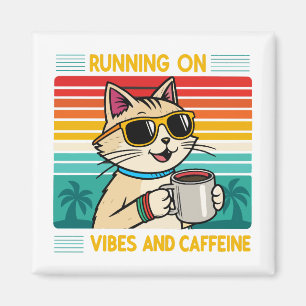Retro Coffee Cat Vibes - Funny Caffeine Älskare Magnet