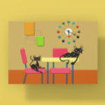 Retro Cute Kattunge Mid Century Cat Kat-köks Vykort<br><div class="desc">Den här designen kan vara personlig genom att välja det anpassade alternativet för att lägga till text. Kontakta mig på colorflowcreations@gmail.com om du vill ha denna design på en annan produkt. Köp min ursprungliga abstrakt-akrylmålning för försäljning på www.etsy.com/shop/colorflowart. Se fler av mina skapelser eller följ mig på www.facebook.com/colorflowcreations, www.instagram.com/colorflowcreations, www.twitter.com/colorflowart...</div>
