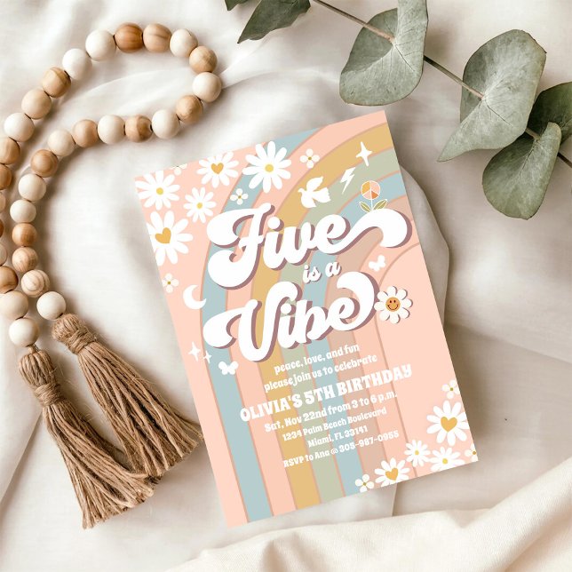 Retro Daisy Regnbåge Födelsedagsinbjudan Inbjudningar (Skapare uppladdad)