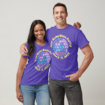 Retro Disco Boll PERSONLIG T Shirt<br><div class="desc">En stiliserad bild av ett disco boll,  anpassa den med ditt namn,  meddelande,  datum. Roligtens reflexdesign,  söt för en bachelorette eller party.</div>