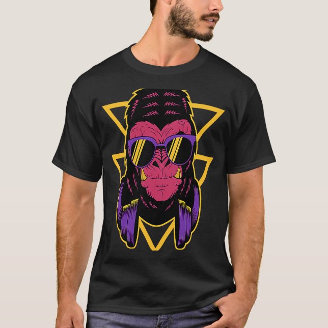 Retro DJ Gorilla med hörlurar Silverback Monkey T Shirt (Framsida)