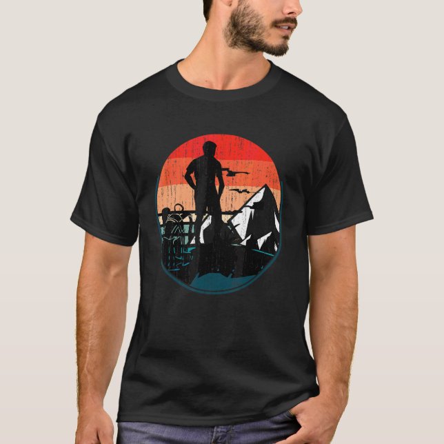 Retro Exdoor Forest Träd Camping Hiker Mountain T Shirt (Framsida)