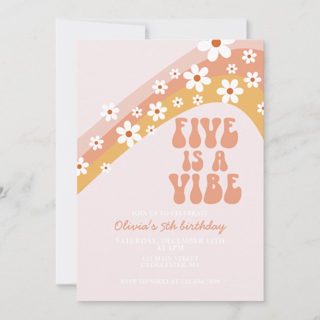 Retro Fem är en Vibe Groovy-daisy 5:e årsdagen Inbjudningar (Framsida)