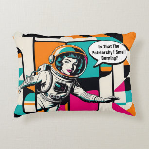 Retro Feminist patriarki Female astronaut poppkons Prydnadskudde