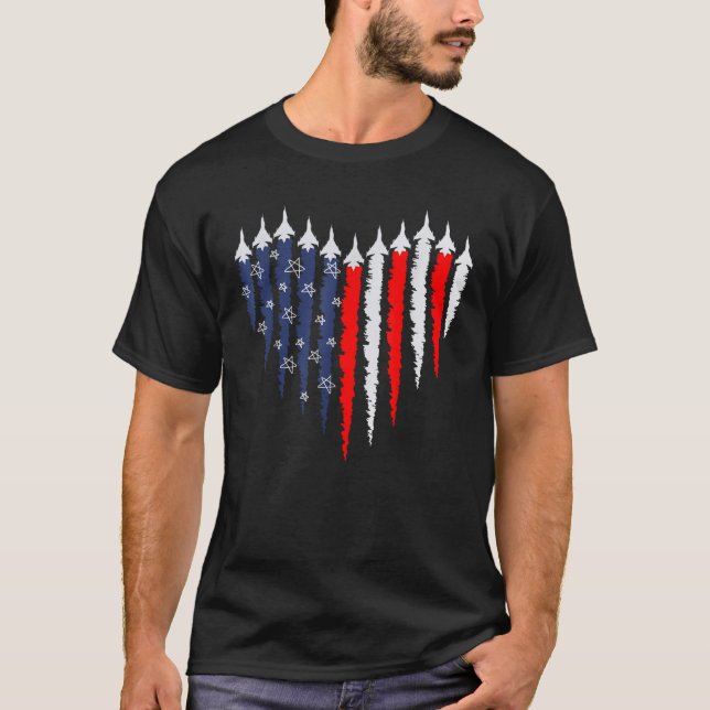 Retro Fighter Jet Airplane American Flag Heart 4th T Shirt (Framsida)
