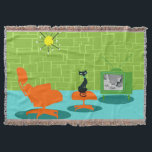 Retro filt för kast för utrymmeålderkattunge<br><div class="desc">Det sägs att hundar har ägare och katter har att bemanna. Kattdjuret på denna Retro filt för kast för utrymmeålderkattunge kunde inte instämma mer! 60-talstilen, den minimalist konstdesignen presenterar en slät svart katt i ett modernt vardagsrum för mitt- århundrade. Det sofistikerade rummet presenterar prominently en grönt, stenvägg. Matta är aqua...</div>