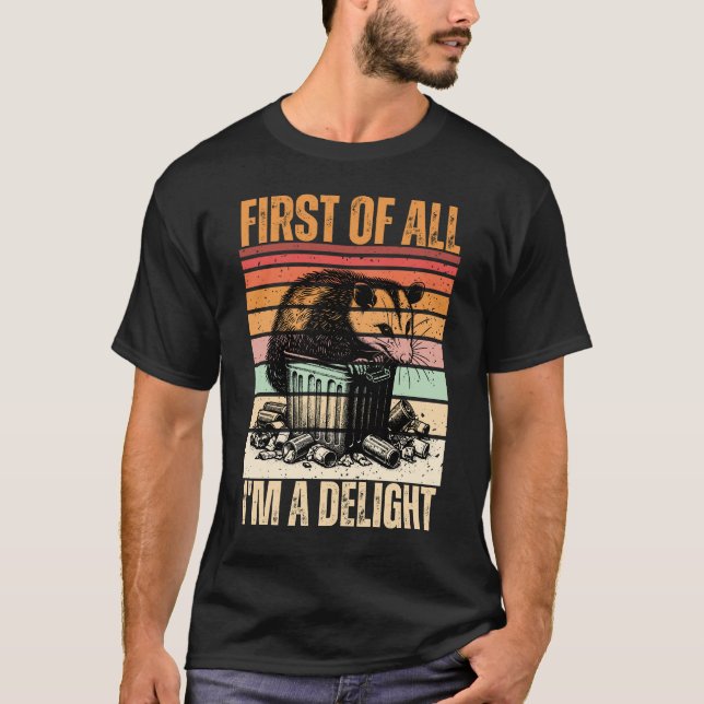 Retro "First, jag är en glad" Arg Opossum T Shirt (Framsida)