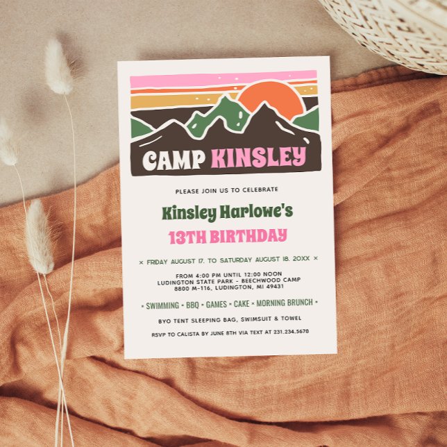 Retro flickig födelsedagsinbjudan till läger inbjudningar (Retro Girly Weekend Camp Birthday Invitation
)