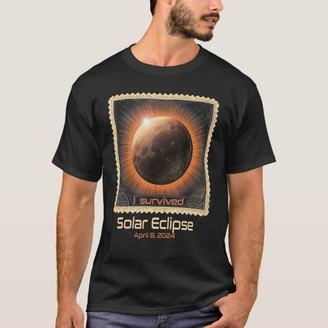 Retro Frimärke I Överlevt total solenergi 2024 T Shirt (Framsida)