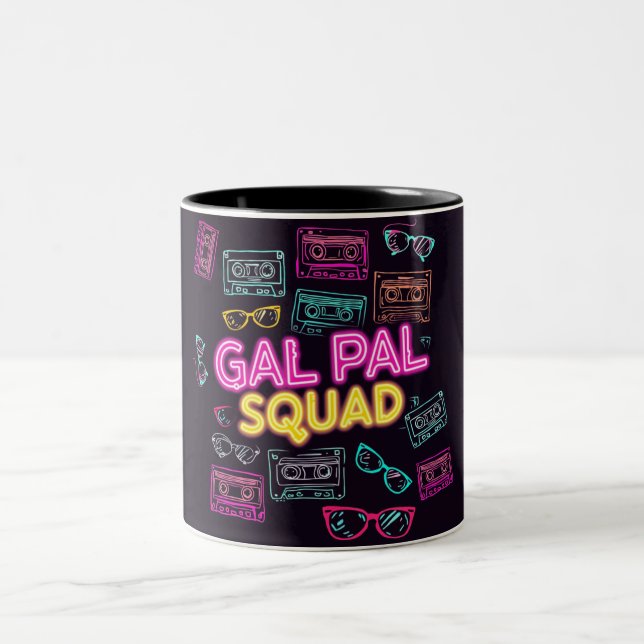 Retro Gal Pal Squad Två-Tonad Mugg (Center)