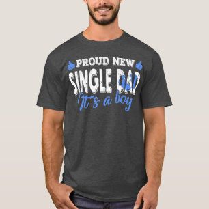 Retro-Gender-uppvisning som är stolt över ett enda T Shirt