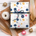 Retro Geometric Abstrakt Pat#6 Navy Ro ID1067 Presentpapper<br><div class="desc">Bygg upp den charm som finns i det moderna stil i mitten av århundradet med denna Memphis-inspirerade geometriska abstrakta utformning. Med en fet palett av marinblått, gyllene gult och djup ro rosa mot en skarp vit bakgrund, fångar det här presentfiguret mönster det feta men raffinerade estetik som kännetecknar den koniska...</div>