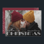 Retro God jul Typografi Julkort<br><div class="desc">God jul-typografi och ditt favoritfoto på framsidan och namn i chic. *ÄNDRA FÄRG på baksidan av kortet så att det stämmer med ditt foto. Välj Projektionsyta för tyngsta pappra och HD-kvalitet för bästa fotokvalitet. Live Design Service kan hjälpa dig med designlayouten och färg vid behov.</div>