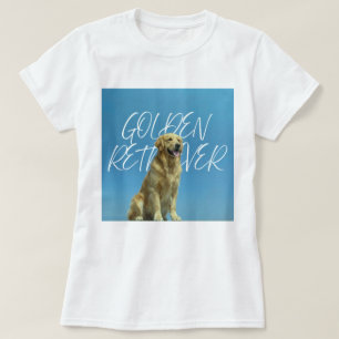 Retro Golden Retriever tittar upp mot blå himmel K T Shirt