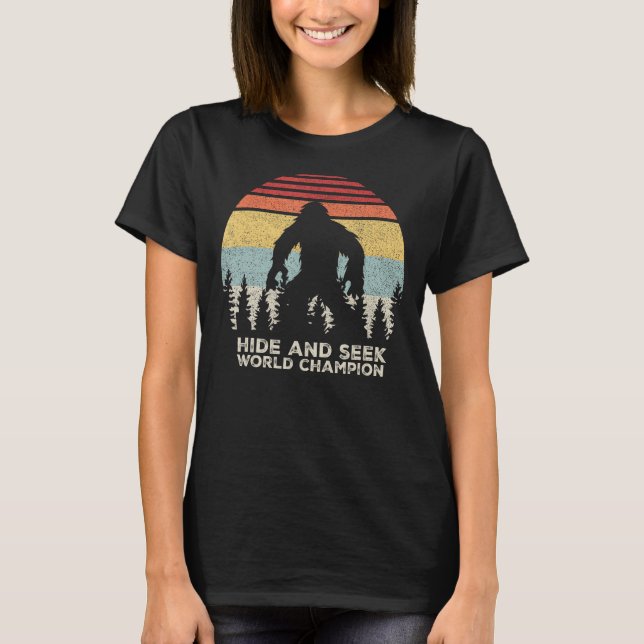 Retro Göm & Seek Champion Shirt Funny Sasquatch B T (Framsida)