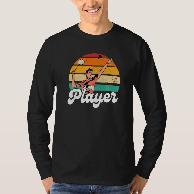 Retro Graphic Badminton Player Shuttlecock Player  T Shirt (Framsida)