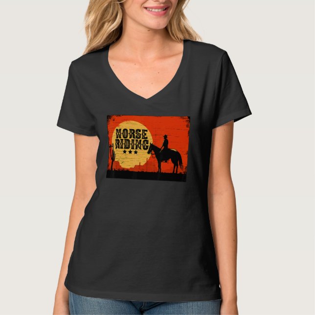 Retro Graphic Horse Lover Equestrian Rider Horses  T Shirt (Framsida)