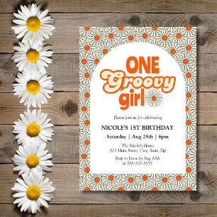 Retro Groovy Arch Bright Orange Daisy 1:a födelsed Inbjudningar