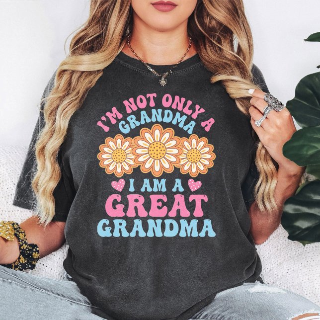 Retro Groovy Blommig Present till Mormor Mors Dag T Shirt (Skapare uppladdad)