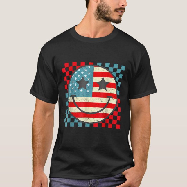 Retro Groovy Fourth 4th Of July Smile Checkered Wo T Shirt (Framsida)