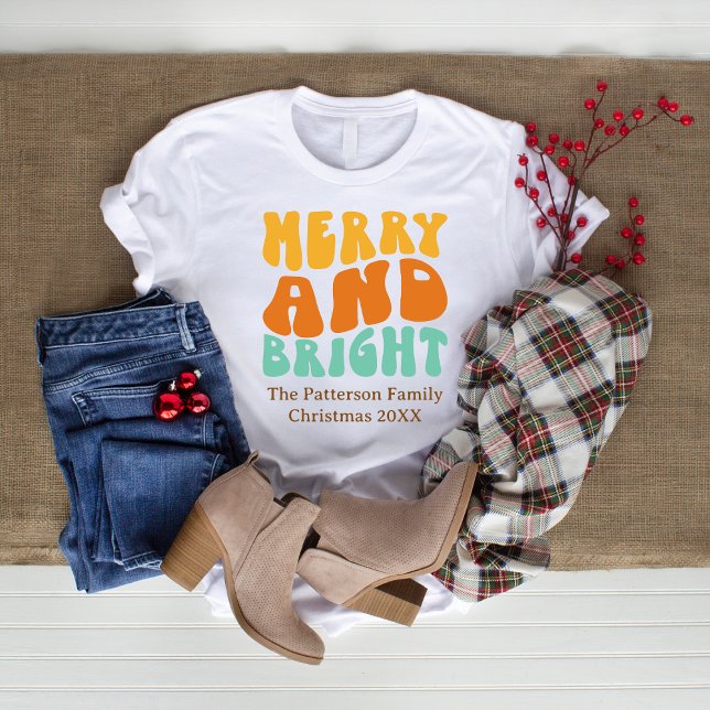 Retro Groovy Glada och Ljusglada Kvinnors Jul T Shirt (Skapare uppladdad)