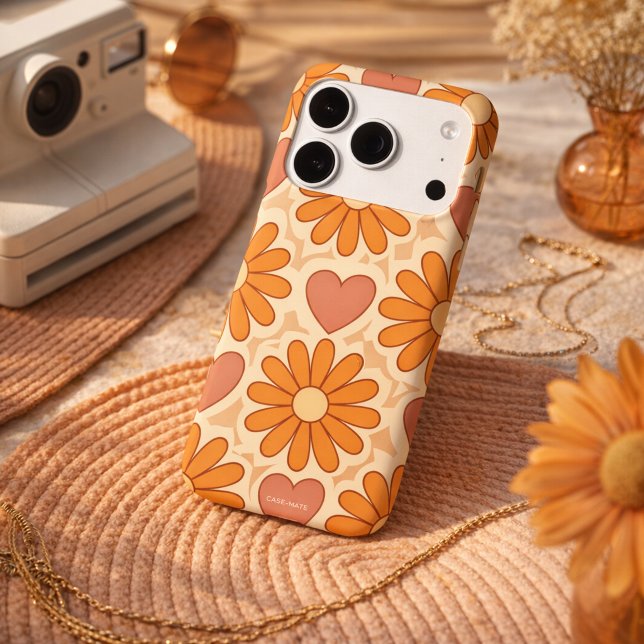 Retro Groovy Hippie Blommor & Hjärtan Anpassad Mor (Retro Groovy Hippie Flowers & Hearts Custom Mother's Day Phone Case)