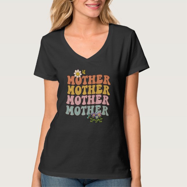 Retro groovy Mother wavy words with flowers and bu T Shirt (Framsida)