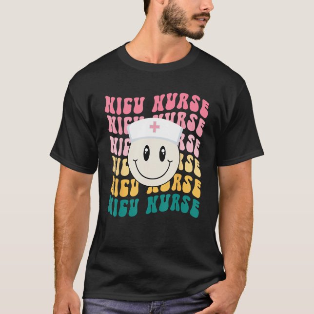Retro Groovy NICU Nurse T Shirt (Framsida)