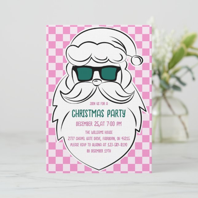 Retro Groovy Pink Checkered Santa Claus Christmas  Inbjudningar (Stående Fram)