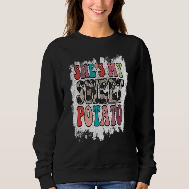 Retro Groovy Shes My Sweet Potato Cheetah Leopard  T Shirt (Framsida)