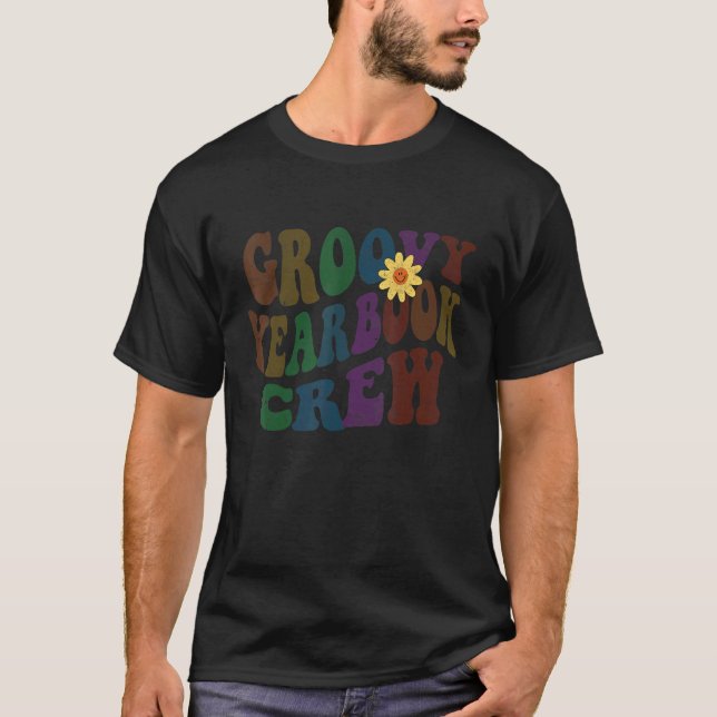 Retro GROOVY YEARBOOK CREW 70s Retro Publication E T Shirt (Framsida)