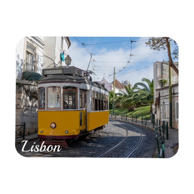 Retro gult tram på gatan i Lissabon, Portugal Magnet (Horisontell)