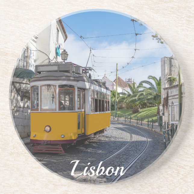 Retro gult tram på gatan i Lissabon, Portugal Underlägg (Framsidan)
