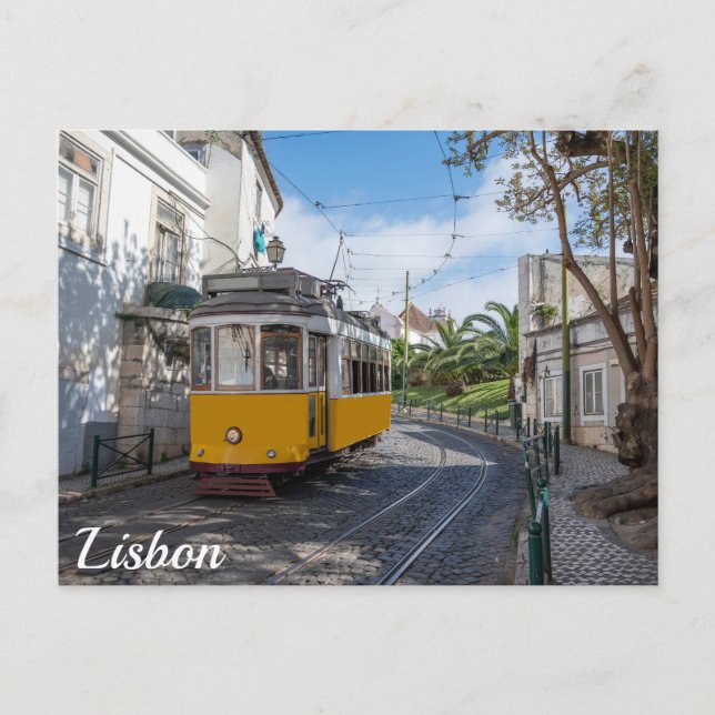 Retro gult tram på gatan i Lissabon, Portugal Vykort (Framsida)