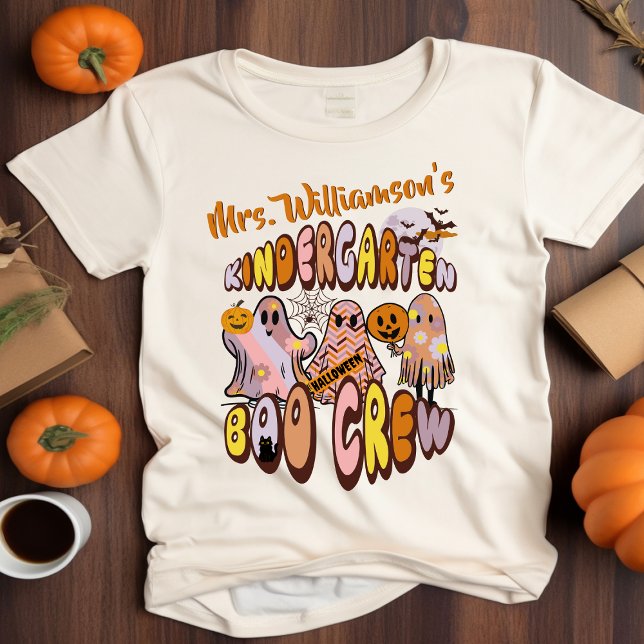 Retro Halloween Ghost Kindergarten Teacher Namn T Shirt (Skapare uppladdad)