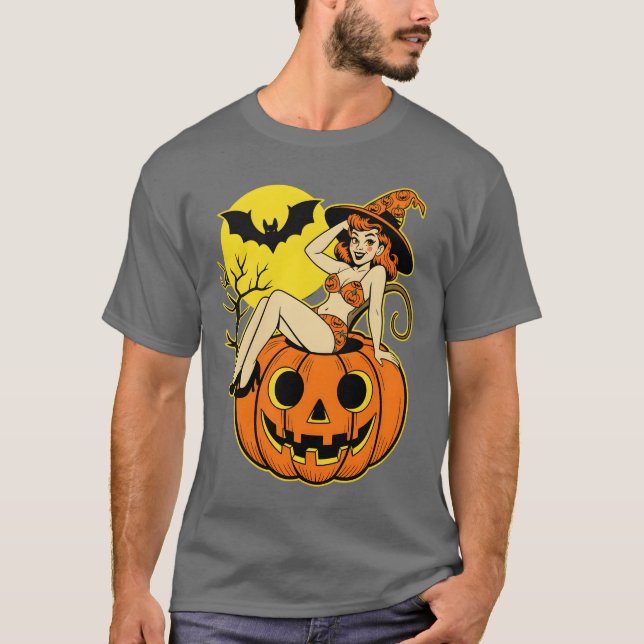 Retro Halloween Pinup Witch på Pumpkin T Shirt (Framsida)