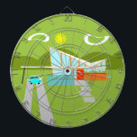 Retro Handflatan Vår House Dart Board Piltavla<br><div class="desc">Detta hus i Retro Handflatan med Car Dart Board är ett halvsekel av modern älskare dröm. Den minimalistiska konstdesignen har en elegant orange och ett glashus med en dramatiskt saktande bockmarksform i tak. Den röda dörren förskjuter den orange stenplanteraren fylld med grön och den dekorativa turkosen cinderblock privacy skärm. Staggerade...</div>