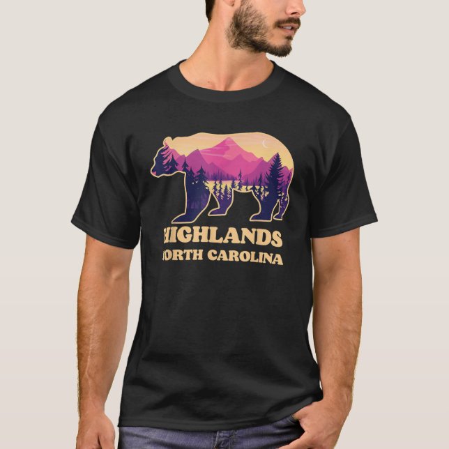 Retro Highlands North Carolina NC Home State Bear T Shirt (Framsida)