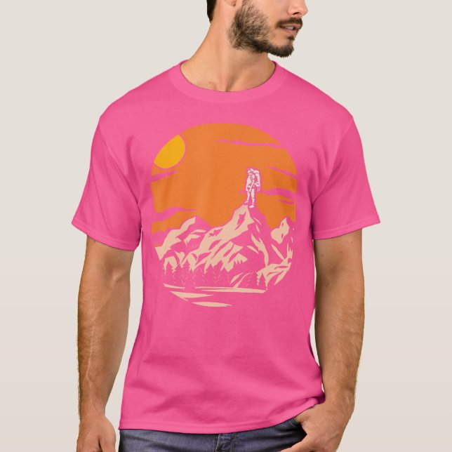 Retro Hiker Natature Hike Idrottsman Forest Mounta T Shirt (Framsida)