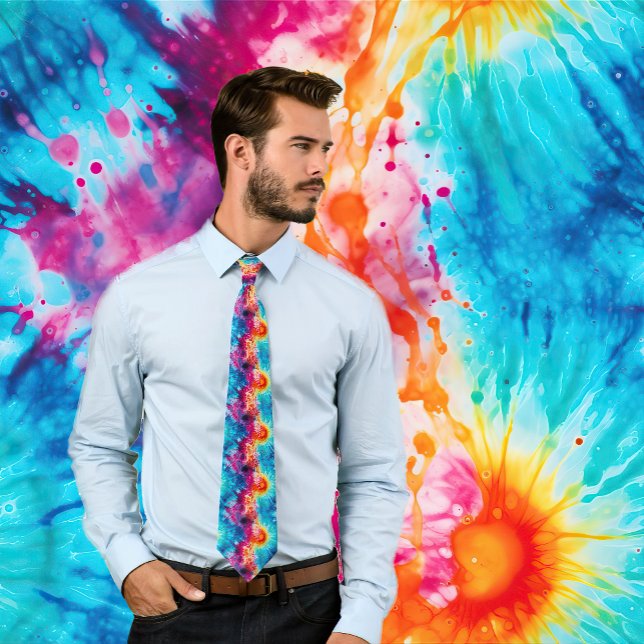 Retro Hippie Stil Psychedelic Tie-Dye Slips (Man wearing colorful retro 1960s style rainbow tie-dye necktie.)